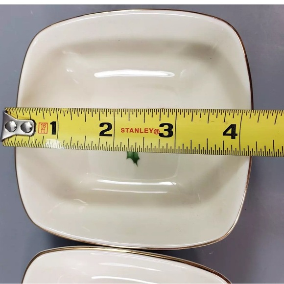 SET OF 2 LENOX HOLIDAY JOLLY BERRY COLLECTION 4.125” x 4.125” x 1.25” - Picture 14 of 15